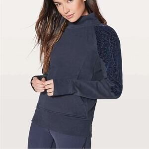 Lululemon‎ Floral Flock Pullover Midnight Navy Size 6